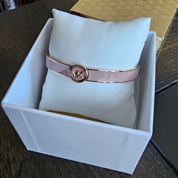 MICHAEL Michael Kors Jewelry - Michael Kors Logo Rose Gold & Dusty Rose Enamel Bangle Bracelet